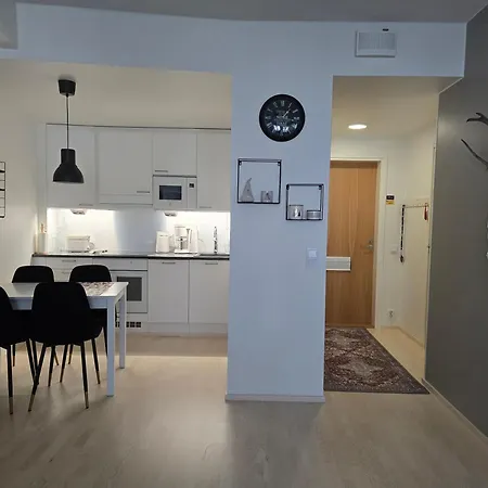 Uusi Kotoisa Kaksio Yksityissaunalla Rovaniemi Exterior foto